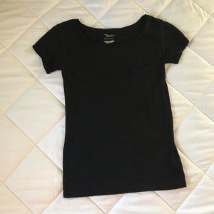 Black pocket t-shirt